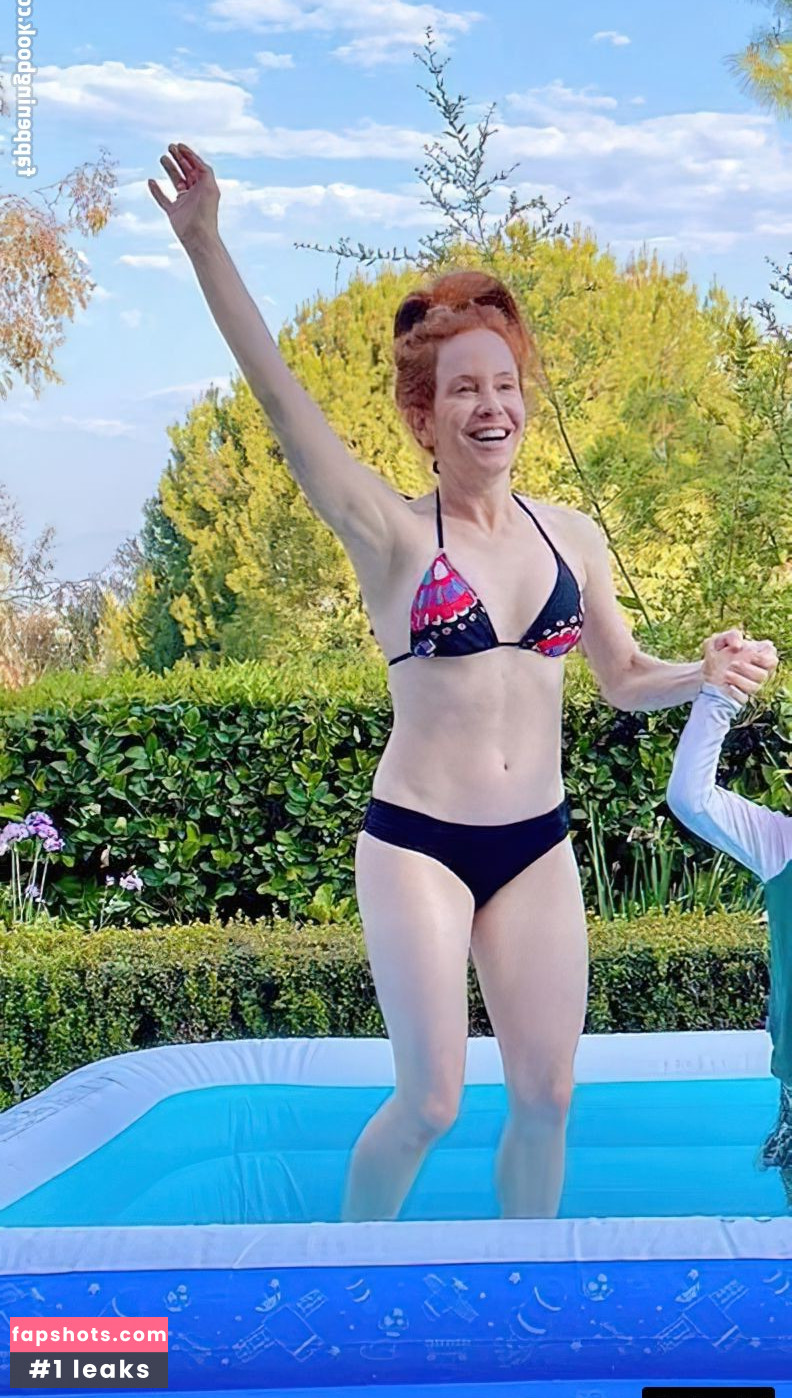 Amy Davidson Nude Leaks OnlyFans Photos #15 - LeakJerk