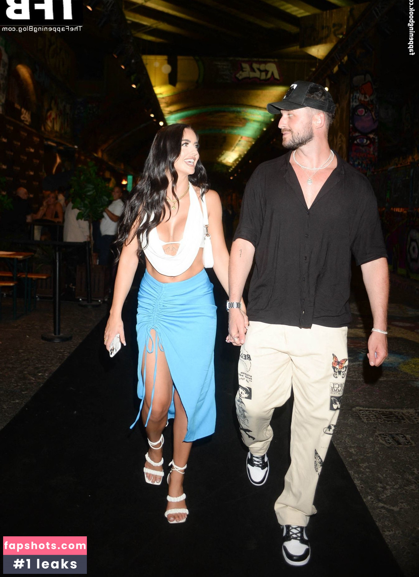 Amy Day gallery photo #22