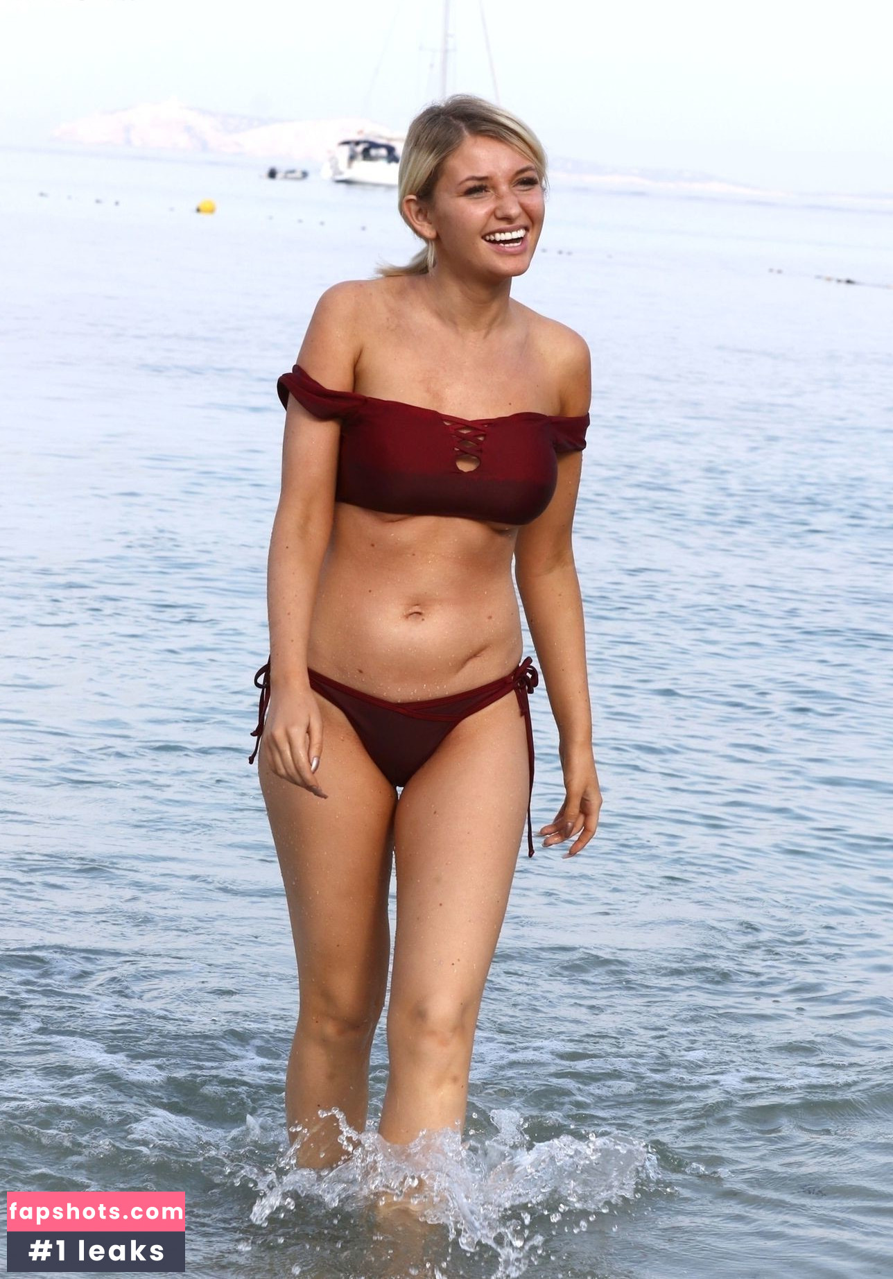 Amy Hart gallery photo #289