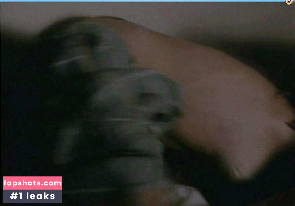 Amy Jo Johnson gallery photo #2