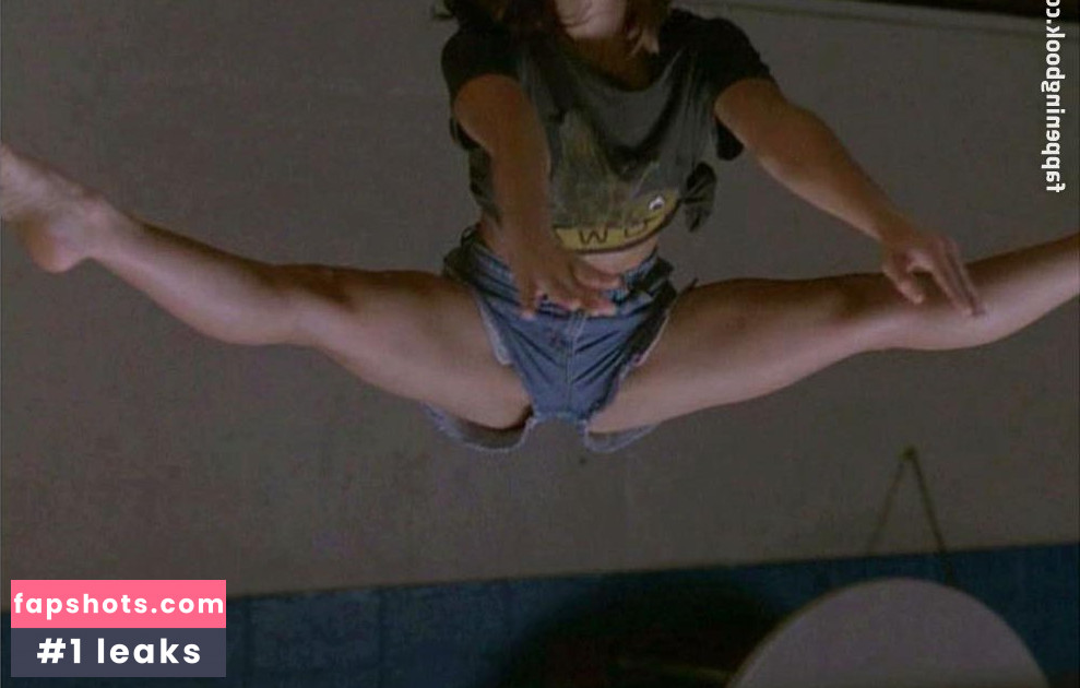 Amy Jo Johnson gallery photo #3