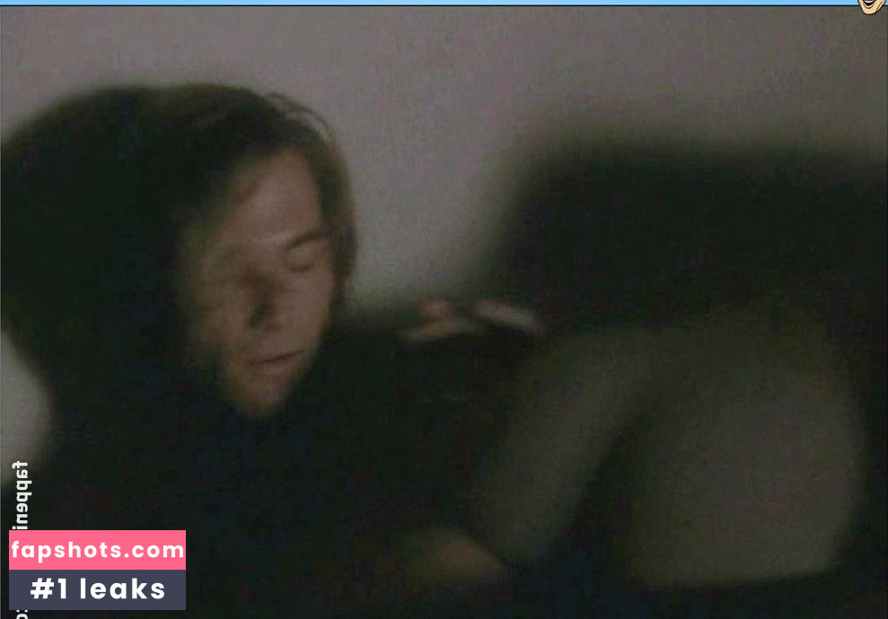 Amy Jo Johnson gallery photo #7