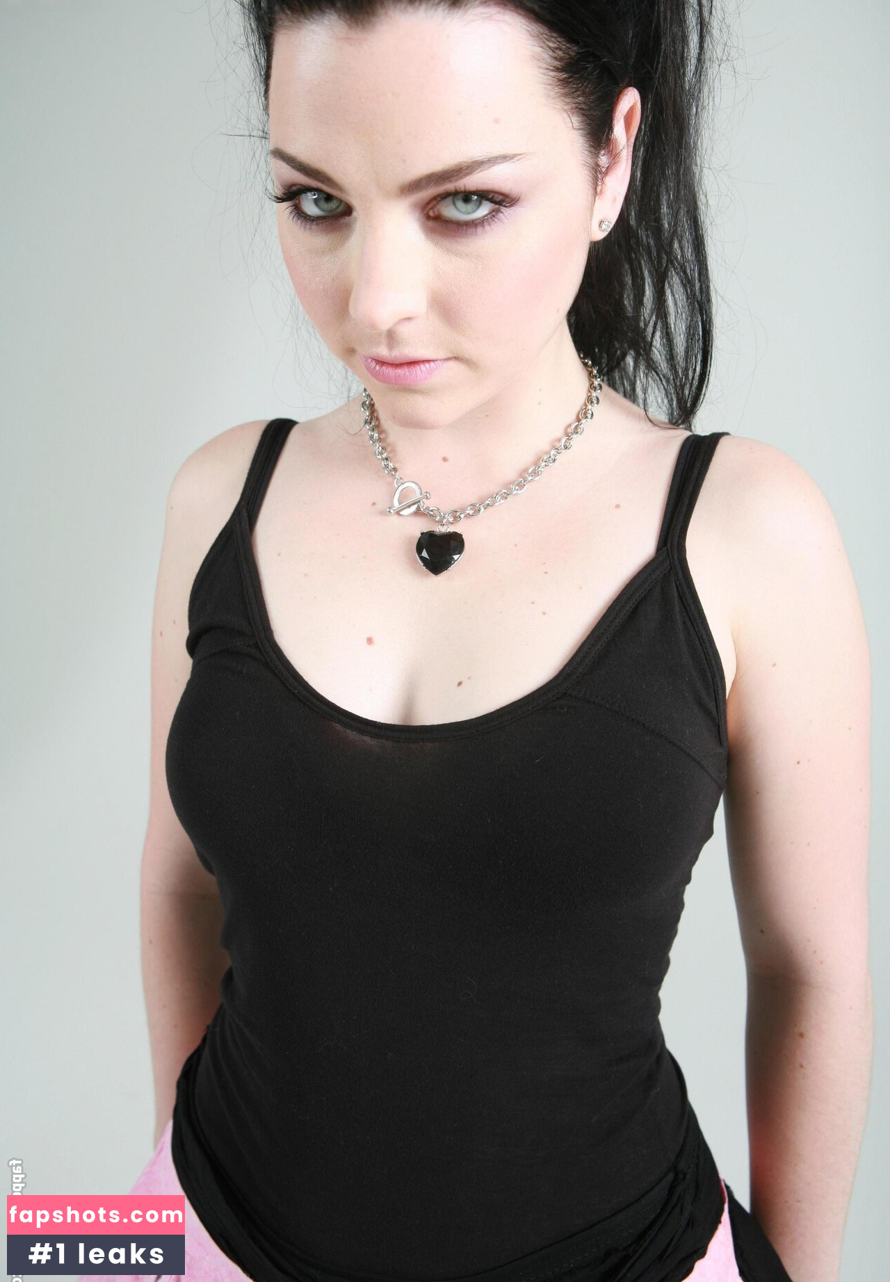 Amy Lee (Evanescence) gallery photo #11
