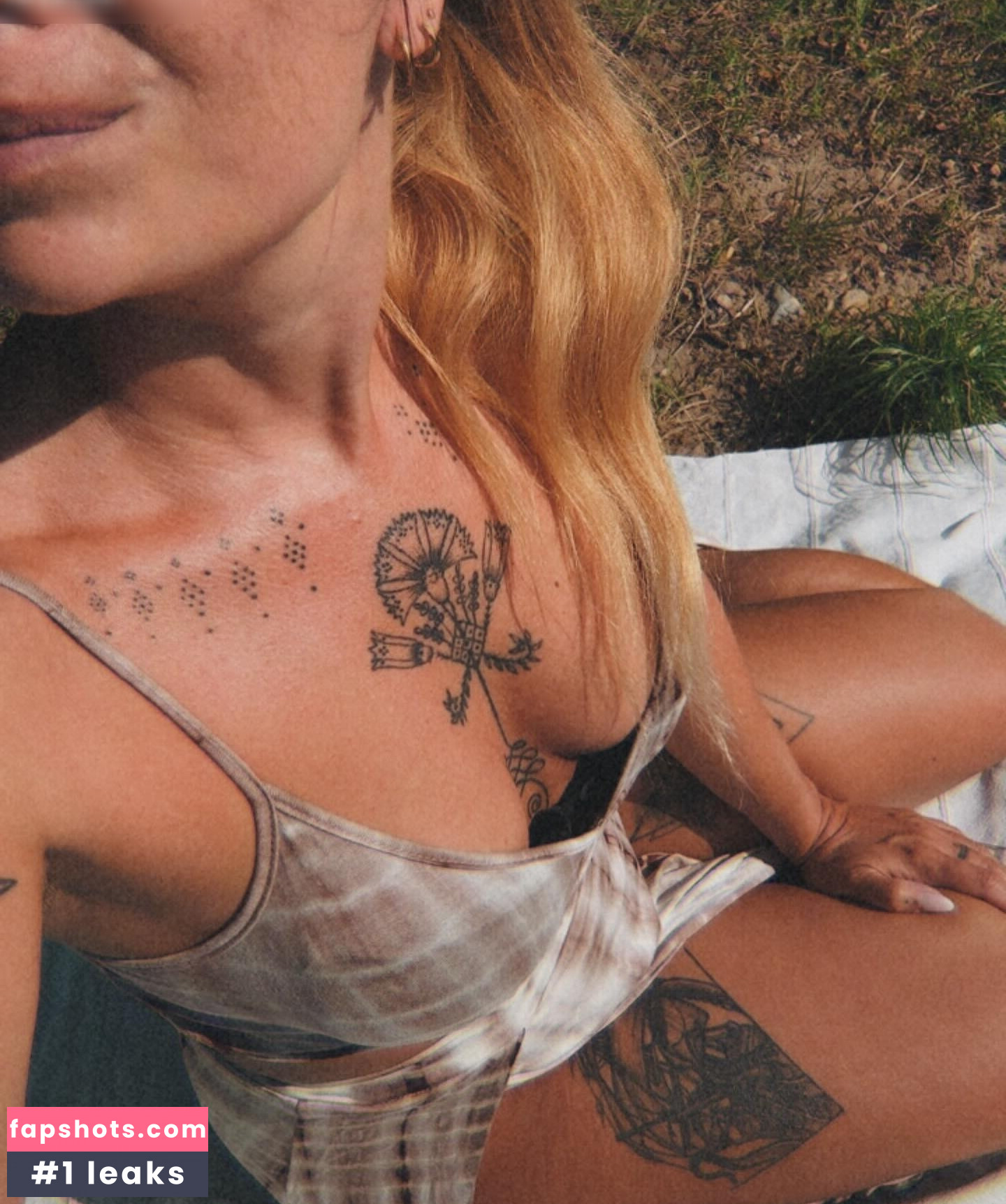 Amy Lehmann nude babe gallery