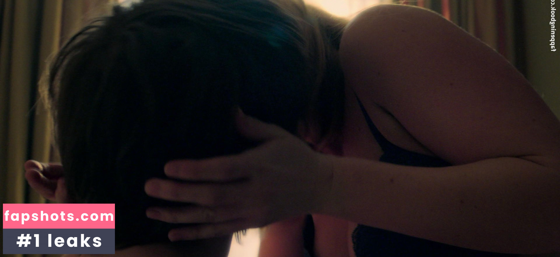 Amy Leighton nude babe gallery