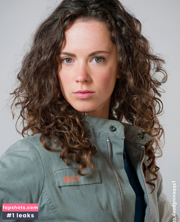 Amy Manson gallery photo #7