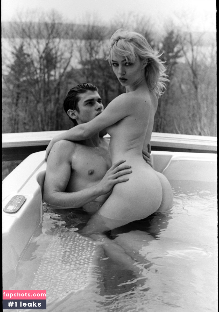 Amy Nicole Hood gallery photo #12