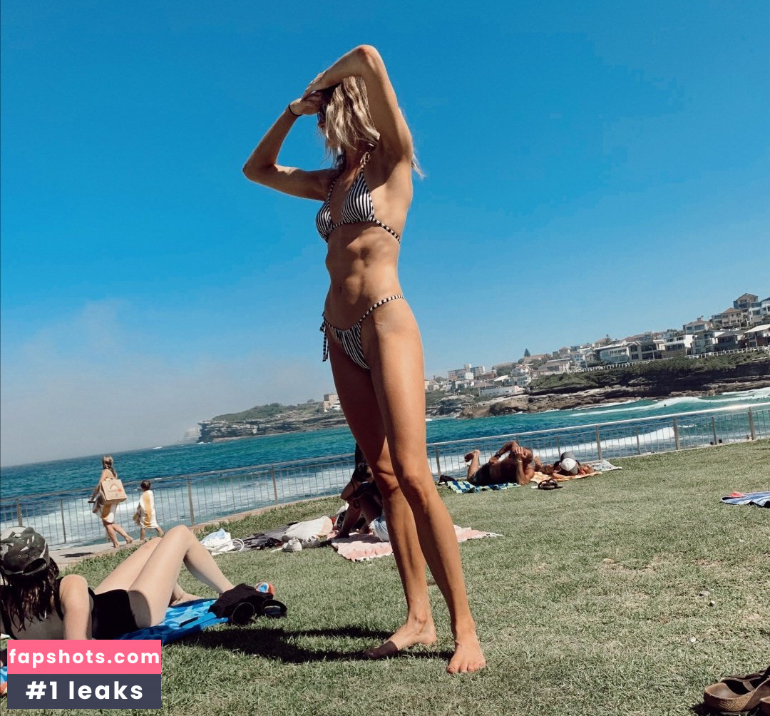 Amy Pejkovic gallery photo #35