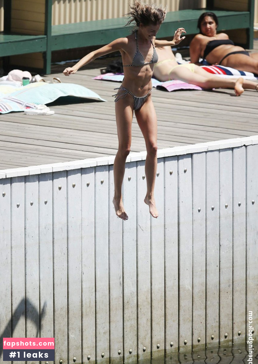 Amy Pejkovic gallery photo #50