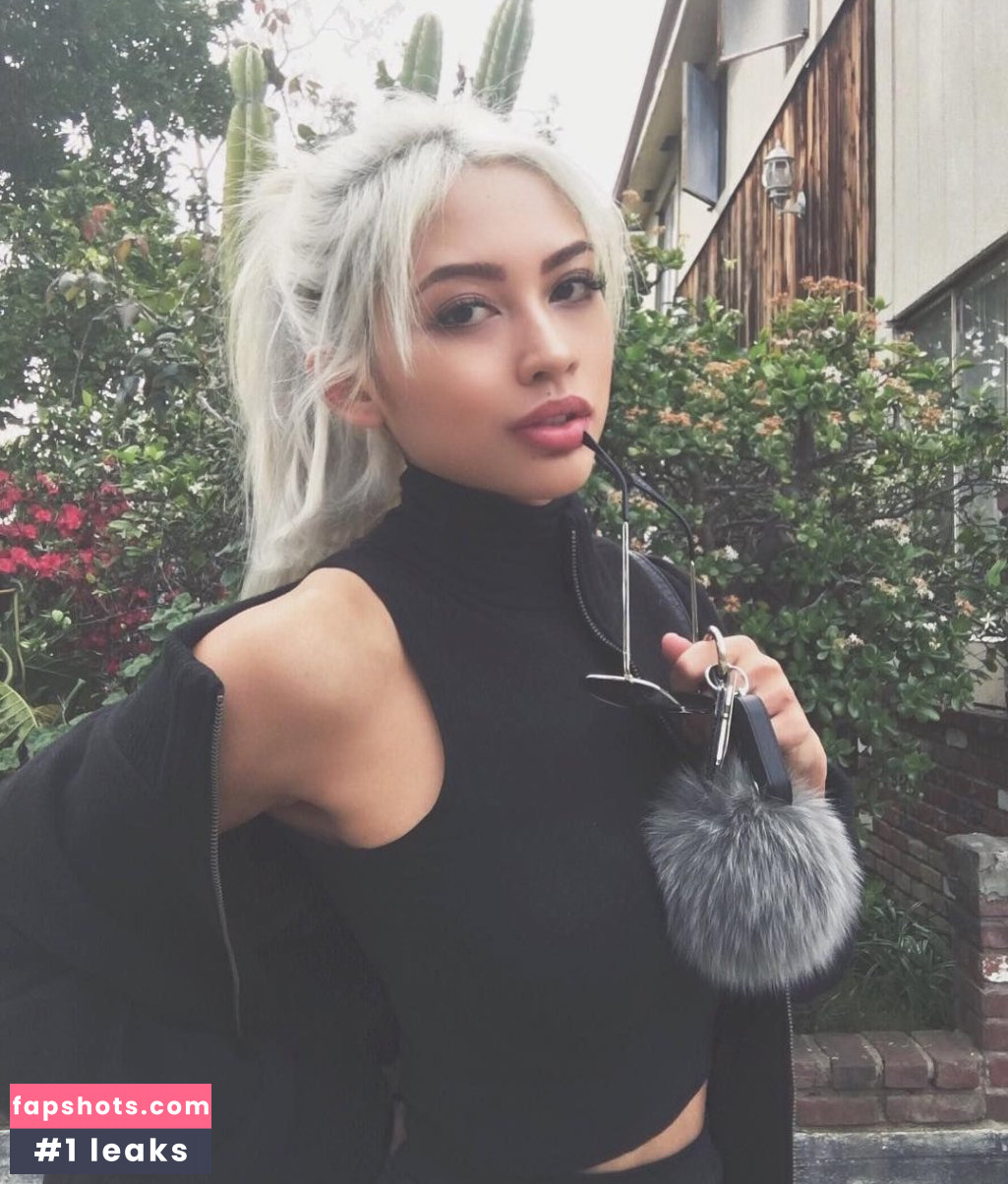 Amy Pham gallery photo #18