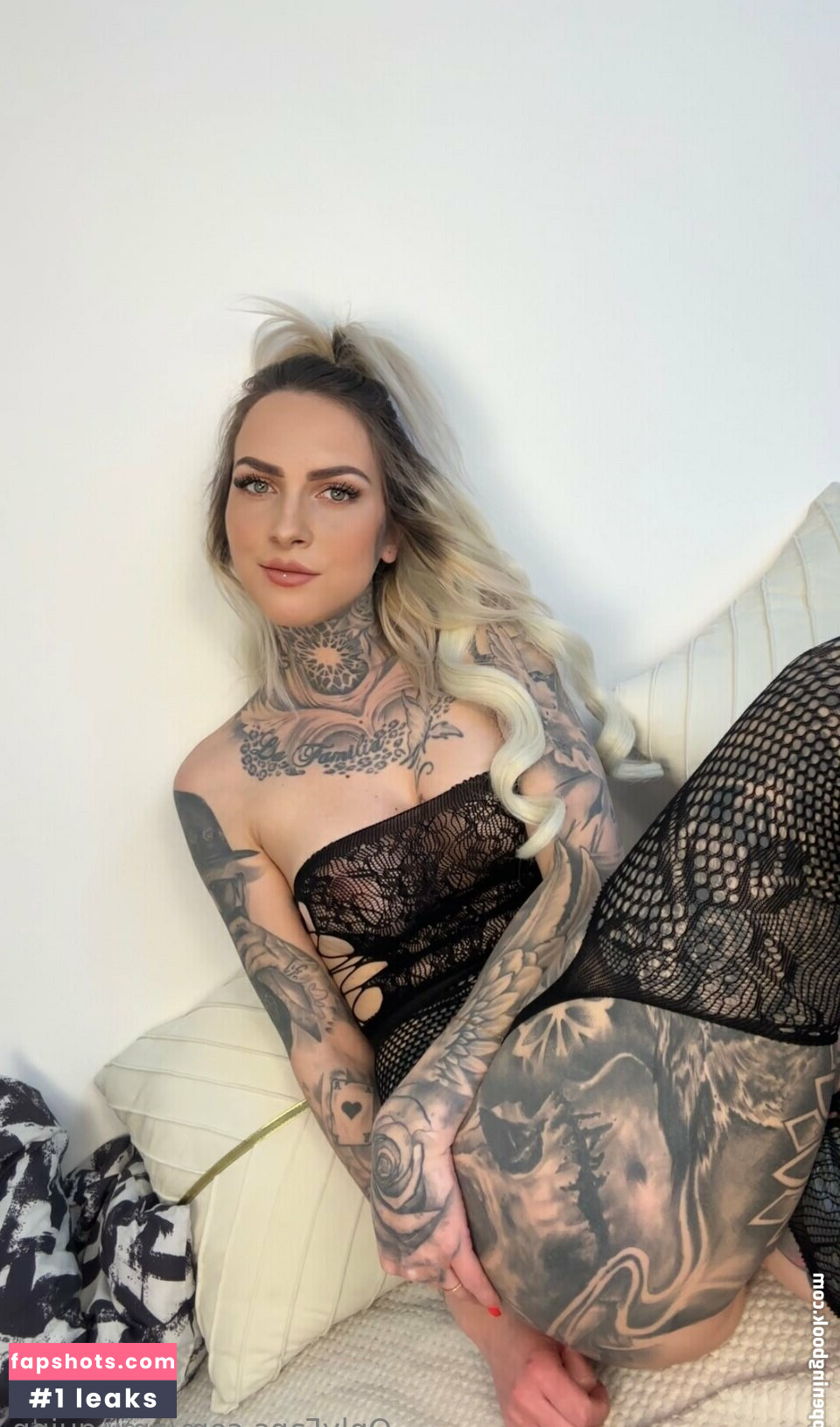 Amy Quinn gallery photo #17