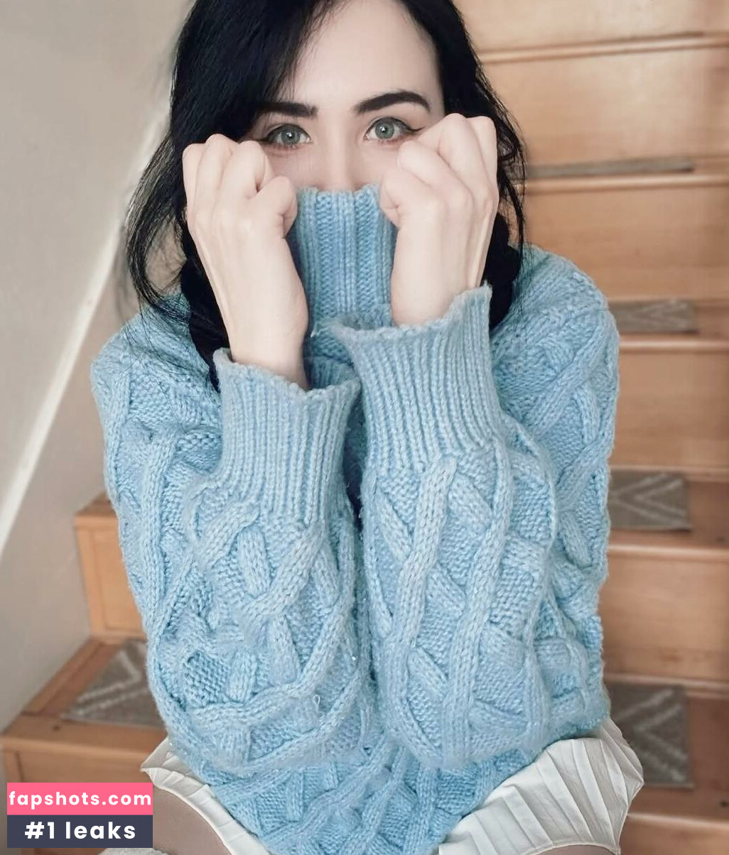 Amy Roberts gallery photo #19