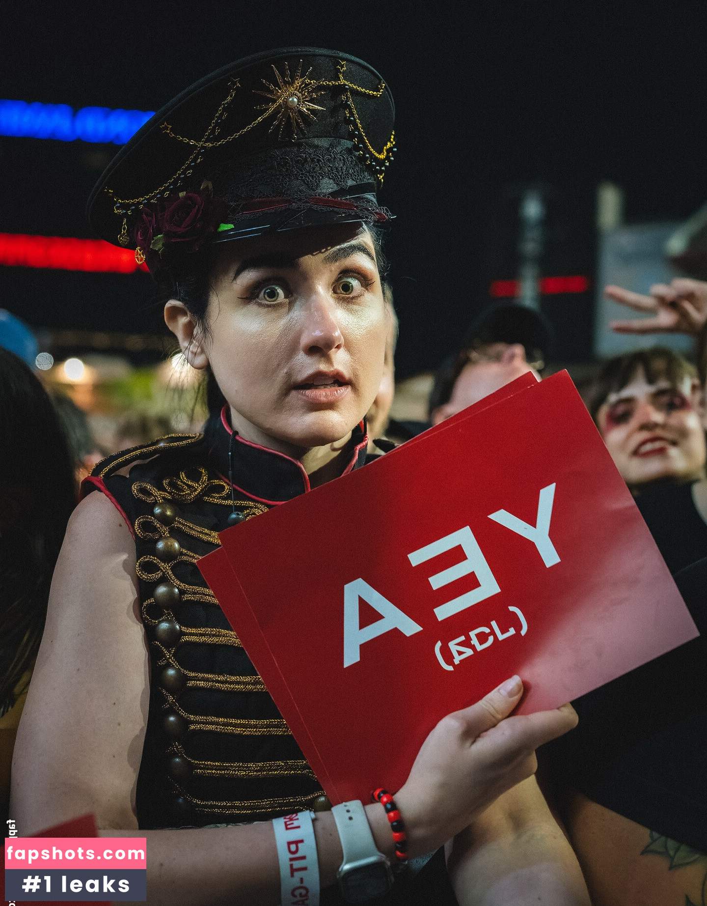 Amy Roberts gallery photo #4