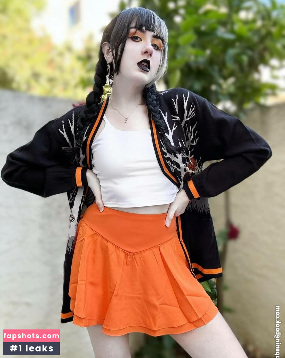 Amy Roberts gallery photo #31