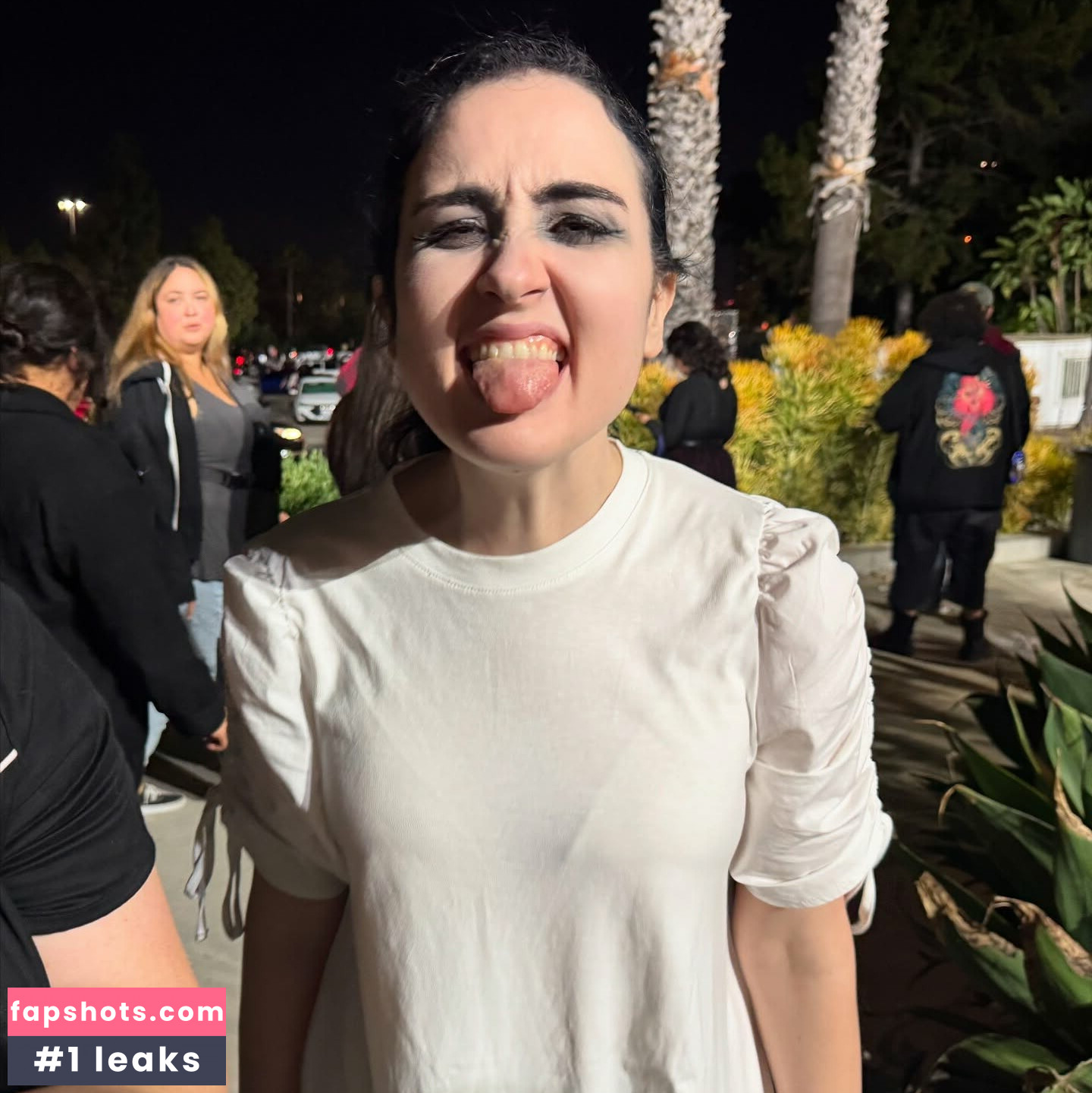 Amy Roberts gallery photo #8