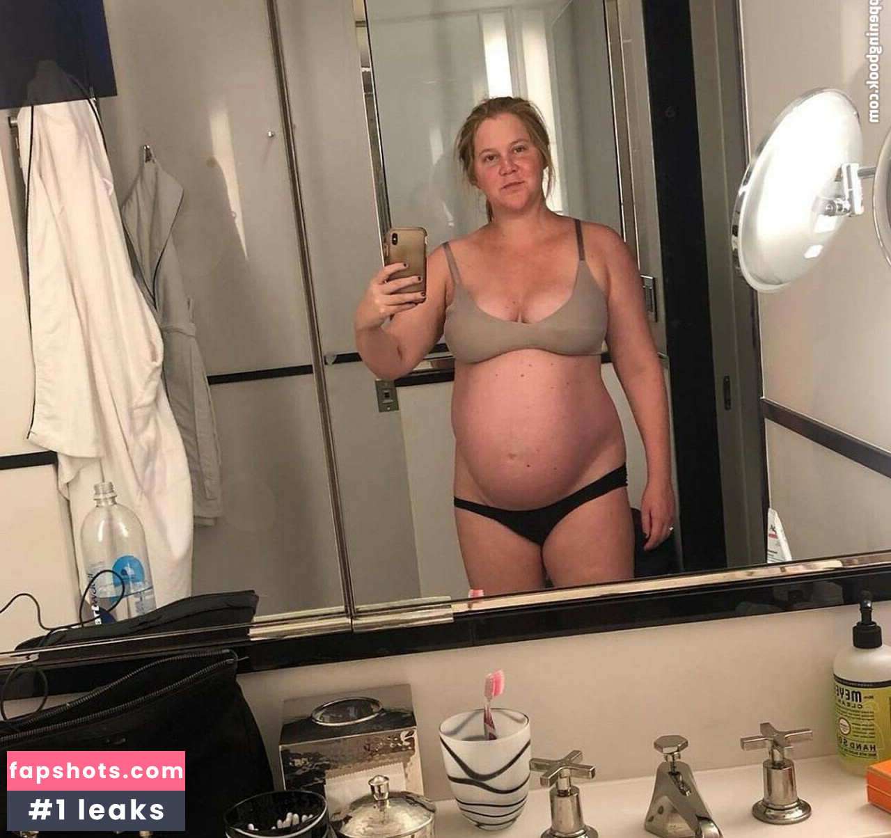Amy Schumer Nude Leaks OnlyFans Photos #14 - LeakJerk