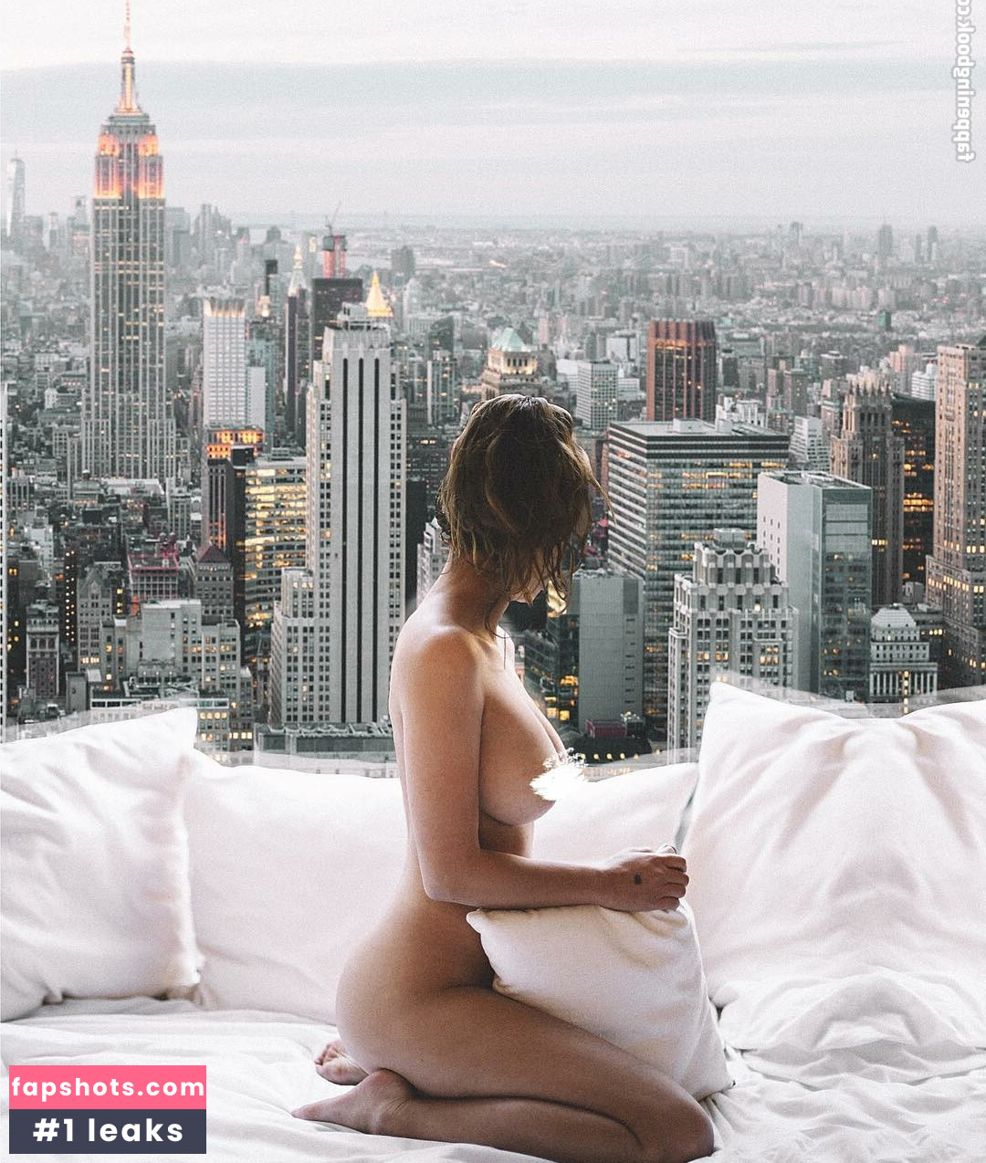 Amy Spanos gallery photo #17