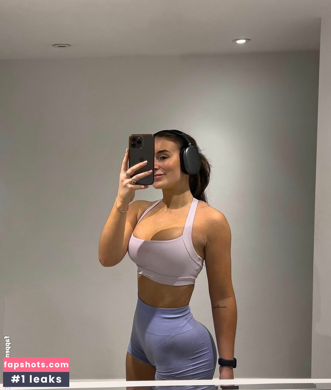 Amy Victoria gallery photo #3