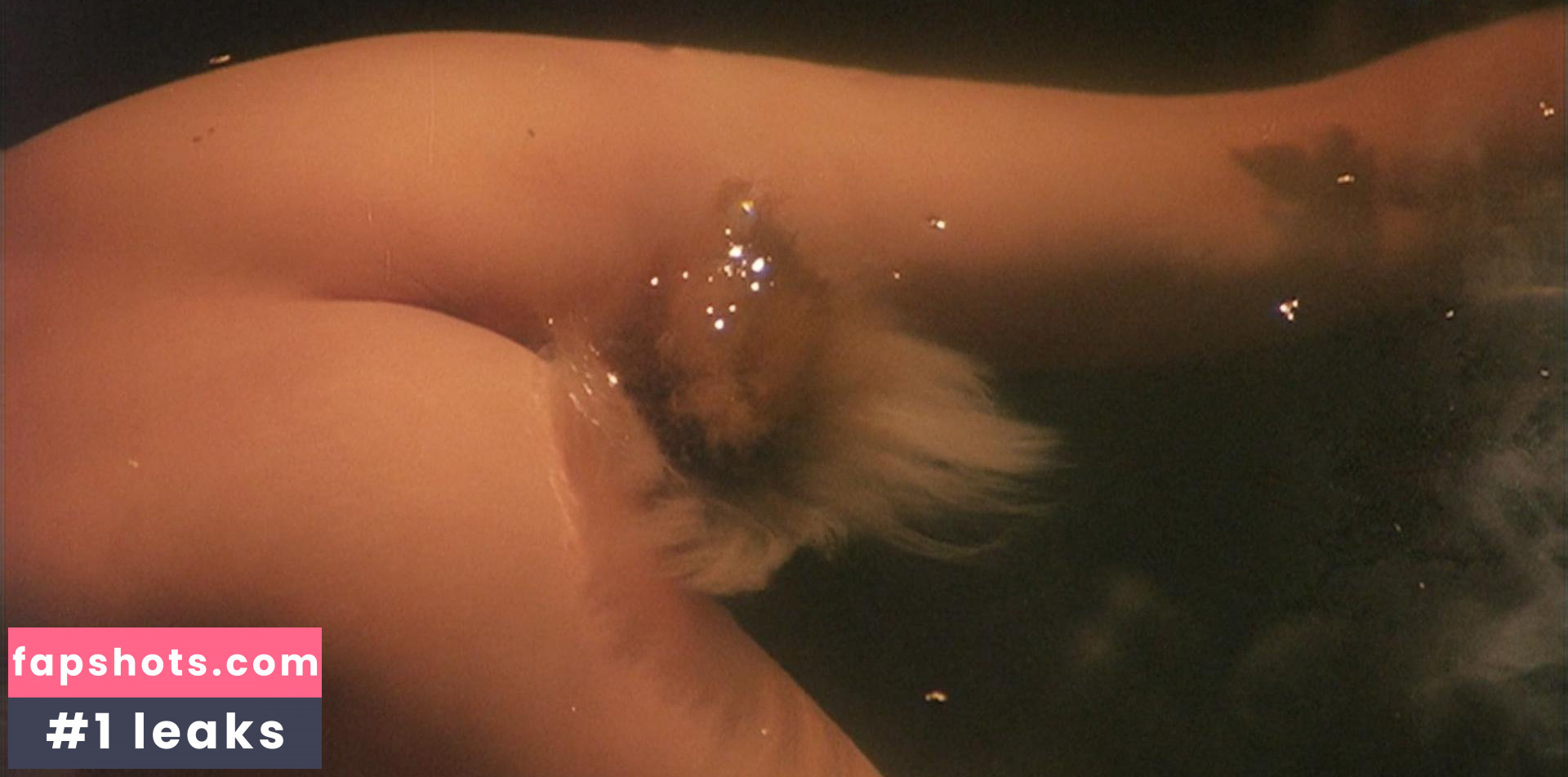 Amy Yip nude babe gallery