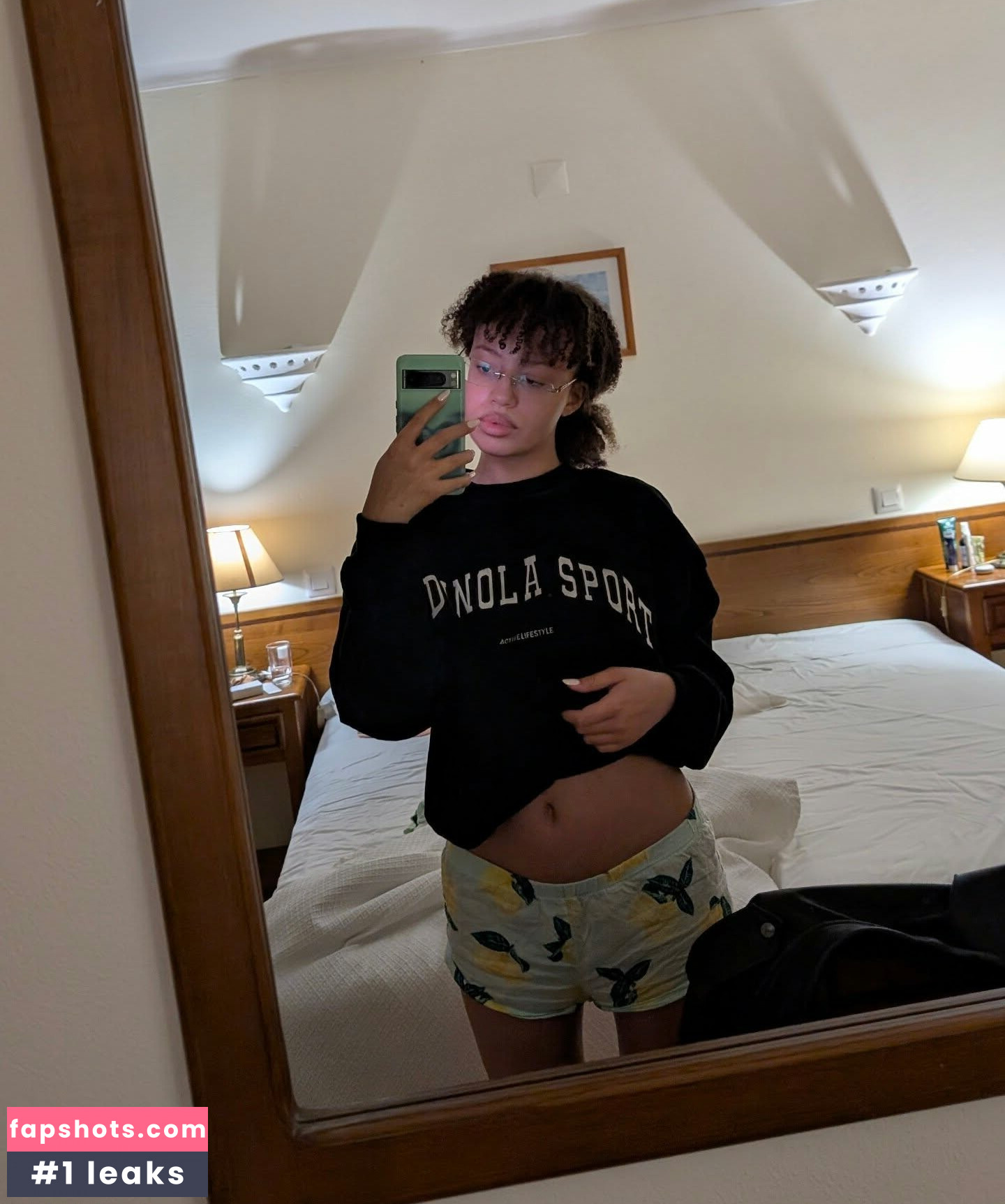 AmyMoretsele gallery photo #6