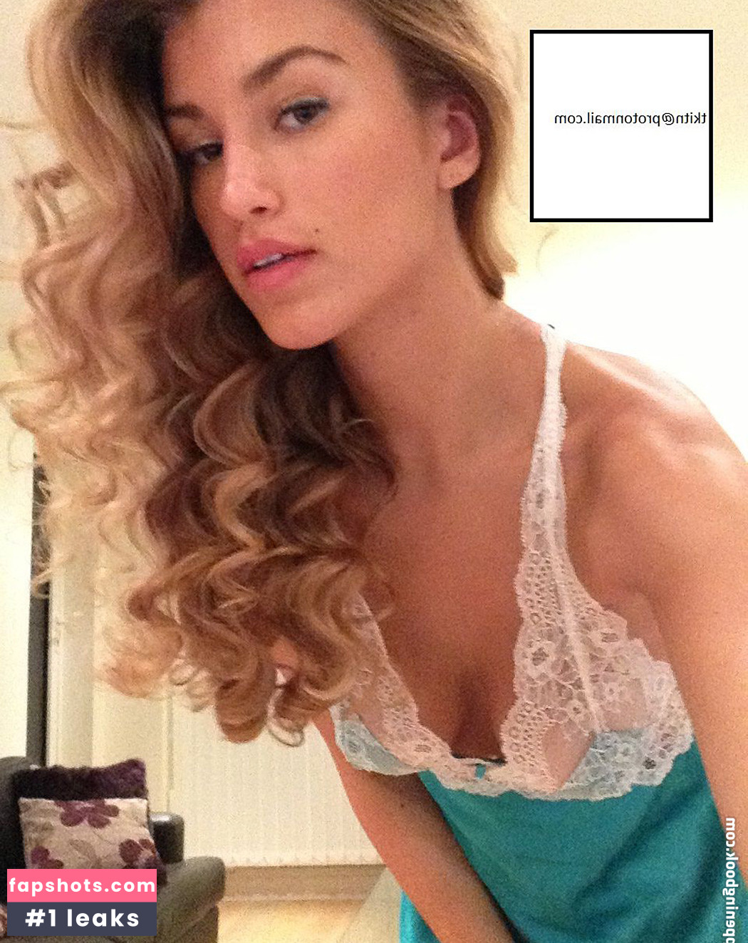 AmyWillerton gallery photo #13