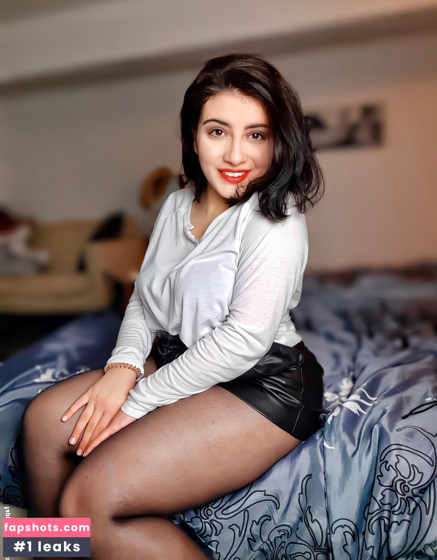 Ana Allabout gallery photo #13