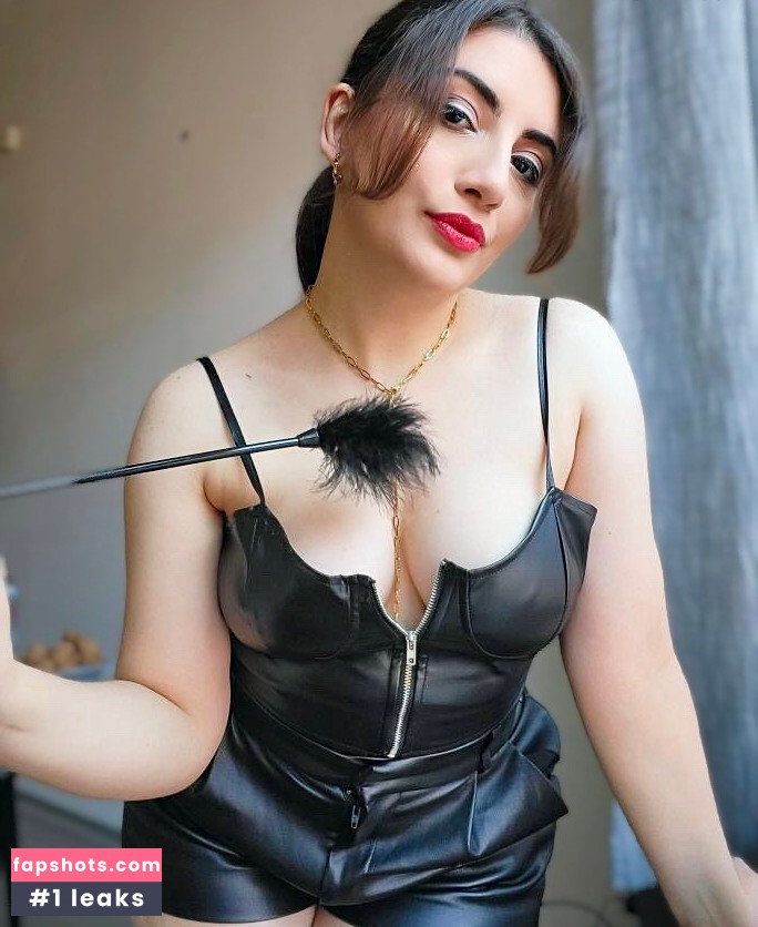 Ana Allabout gallery photo #25