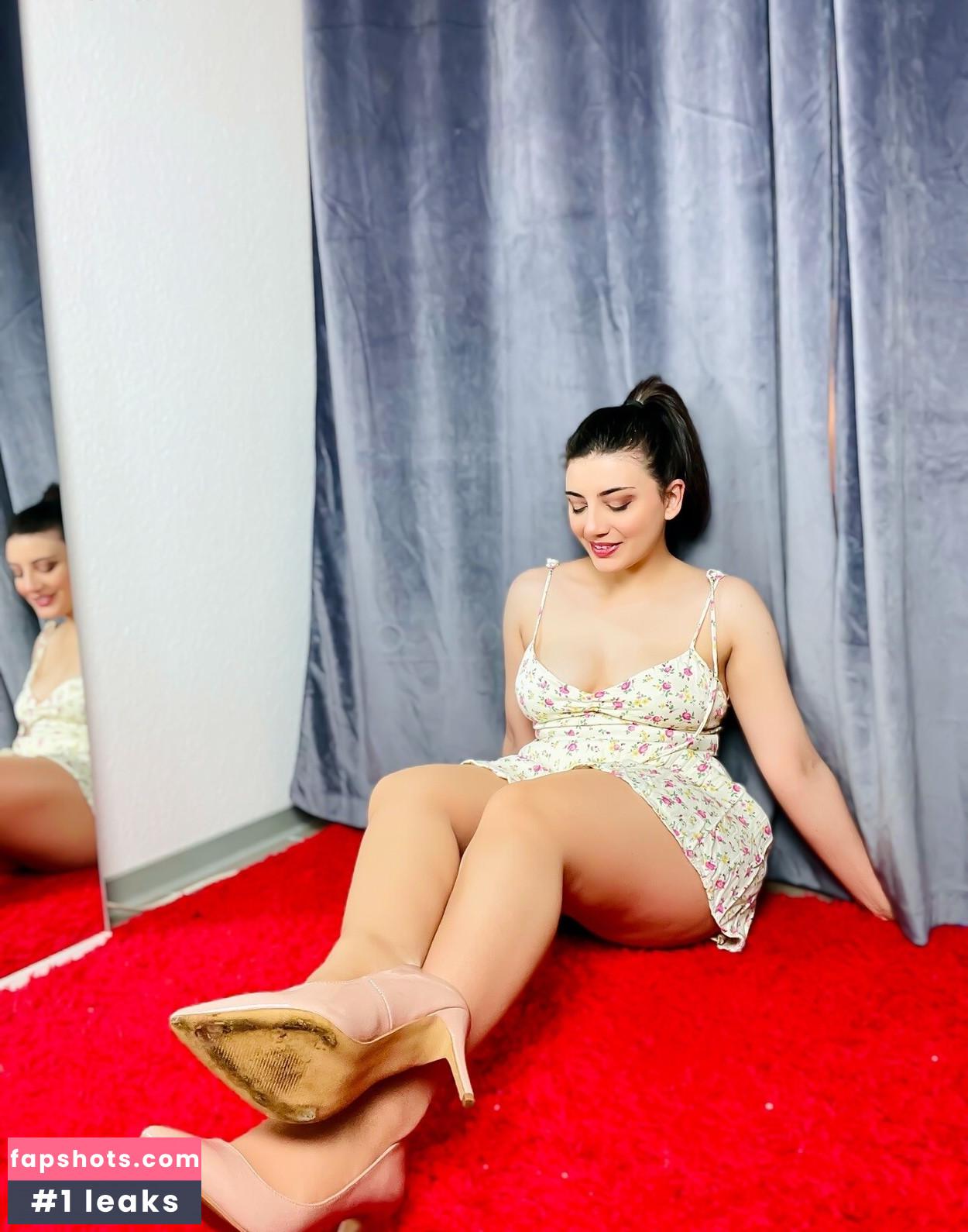 Ana Allabout gallery photo #4