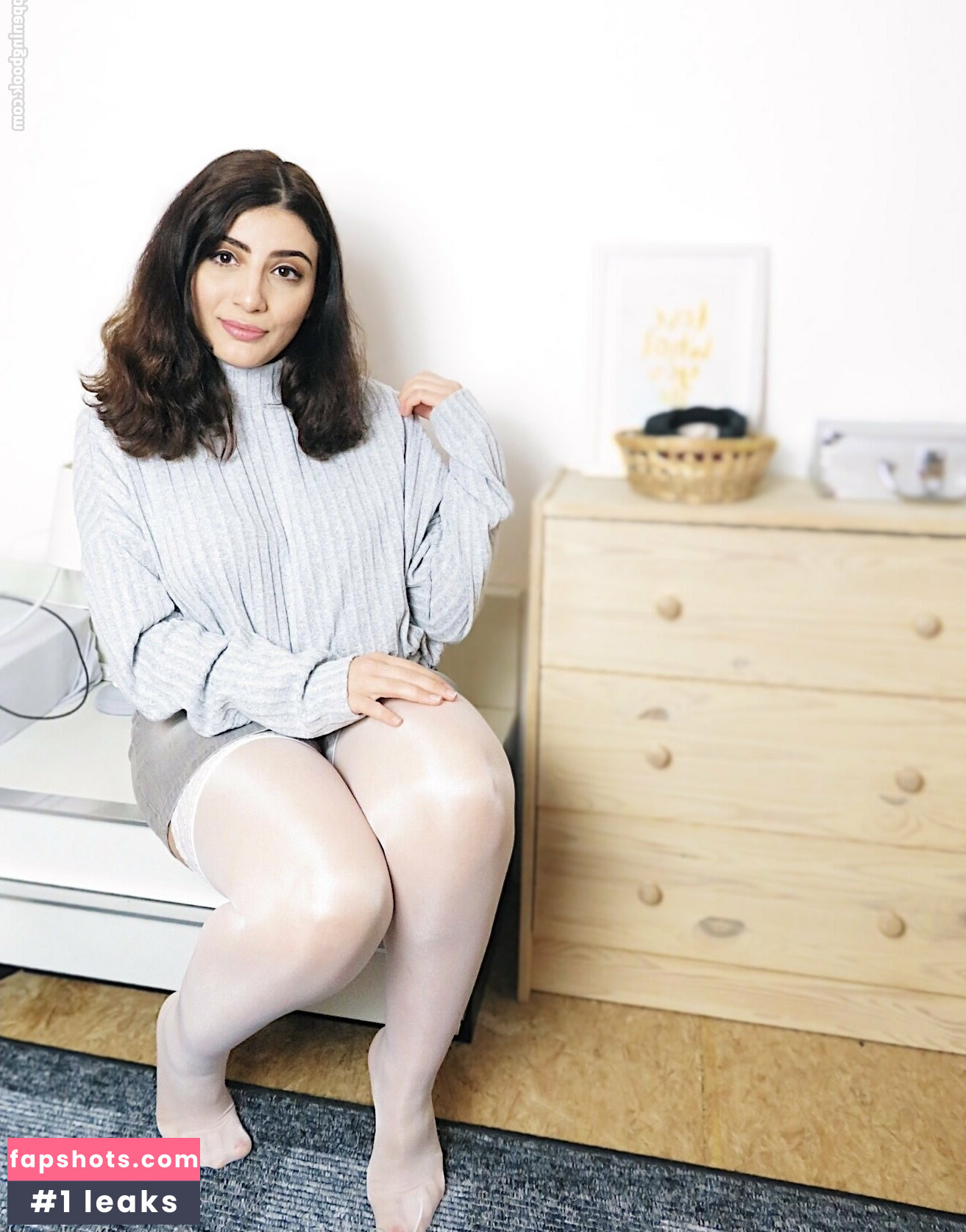 Ana Allabout gallery photo #69