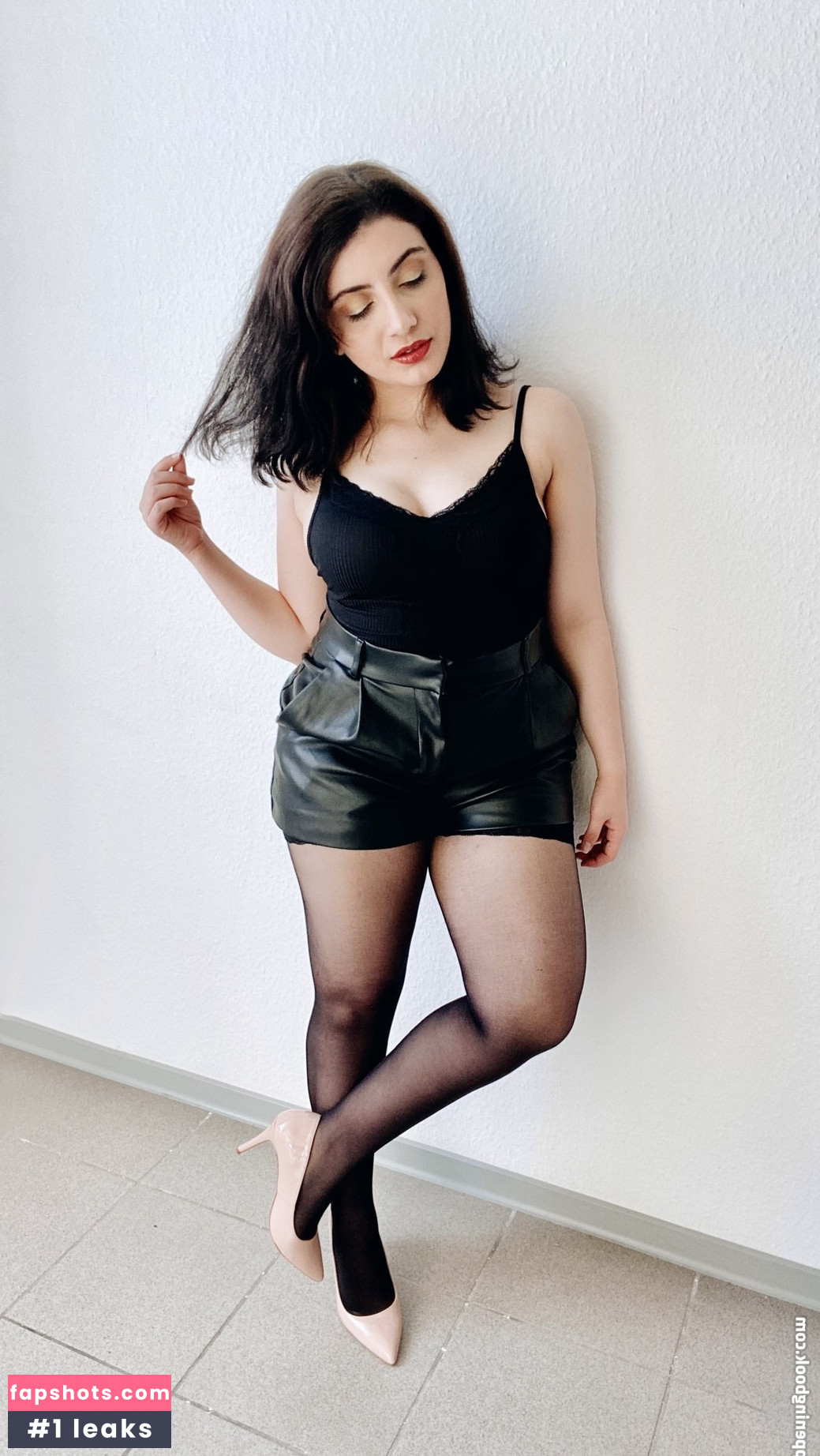 Ana Allabout gallery photo #84