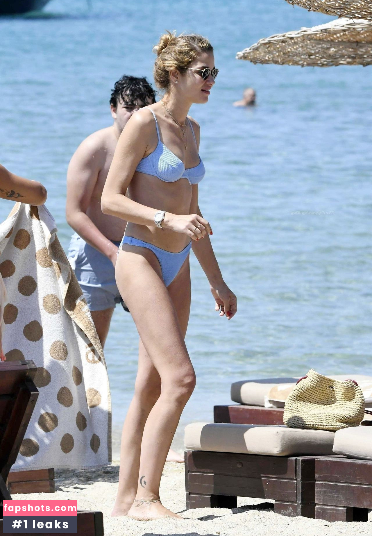 Ana Beatriz Barros gallery photo #48