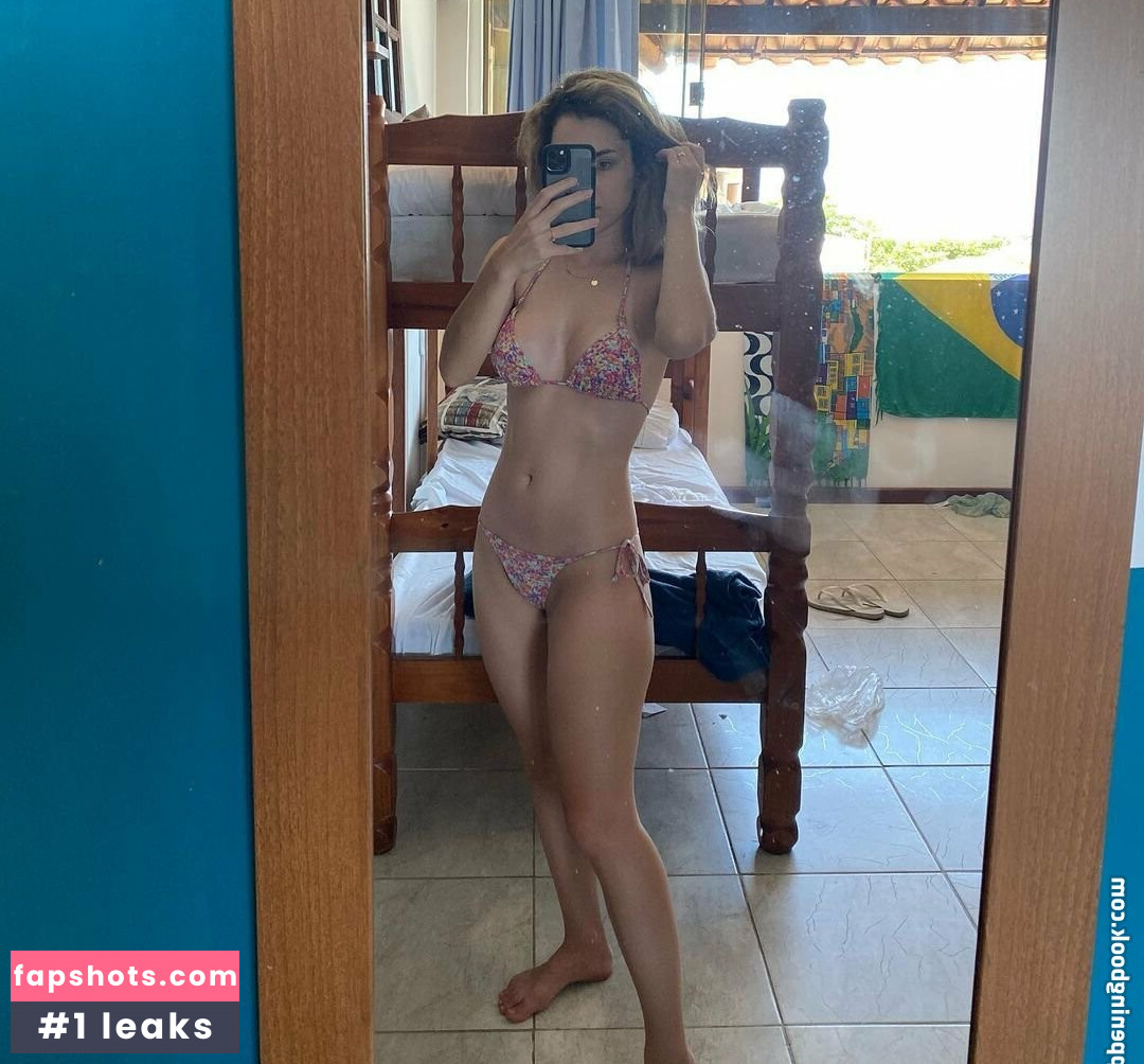 Ana Bochi gallery photo #2