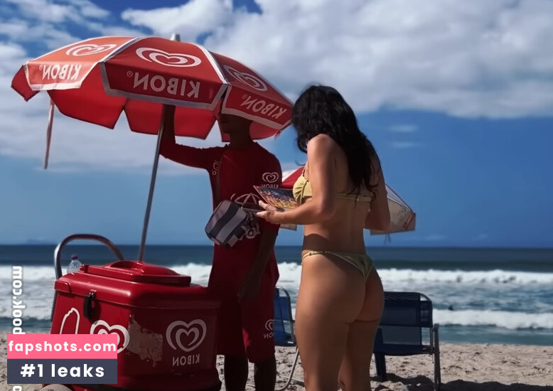 Ana Bochi gallery photo #20