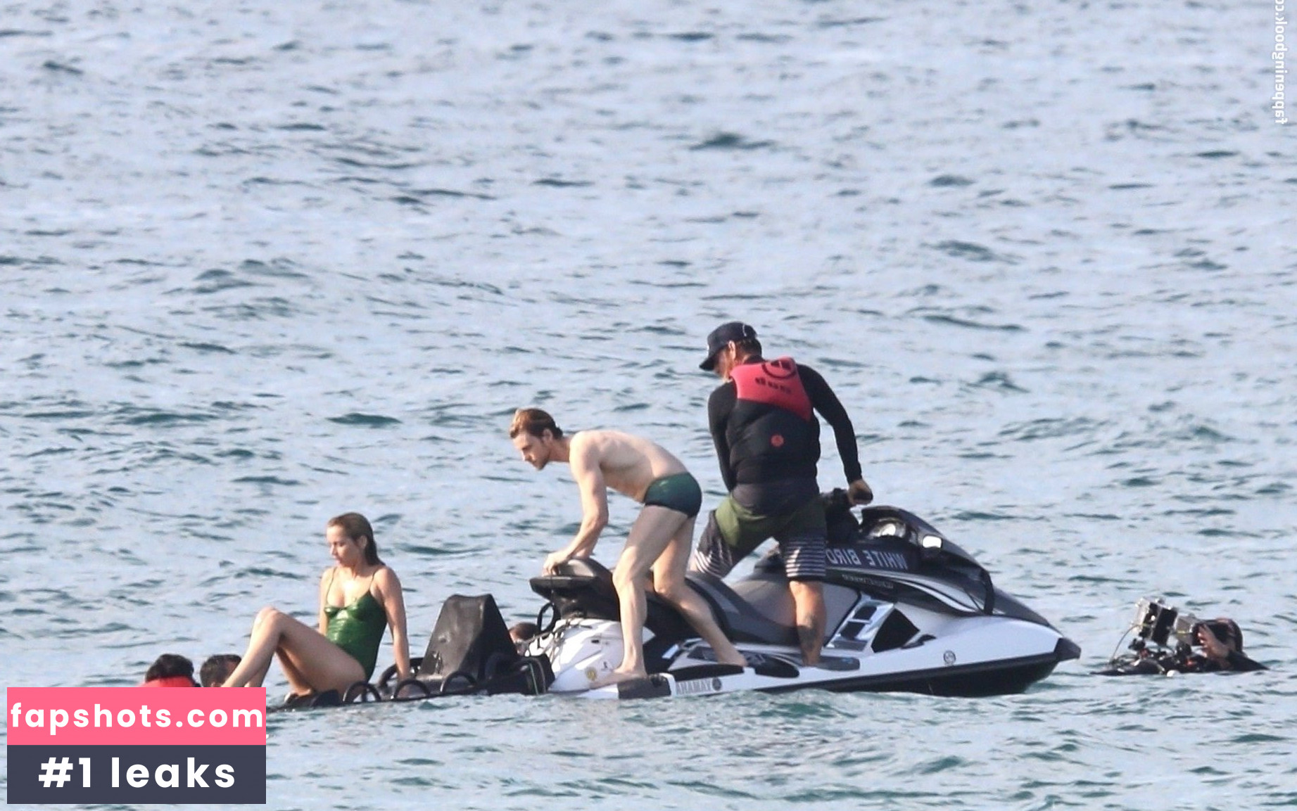 Ana de Armas gallery photo #1089