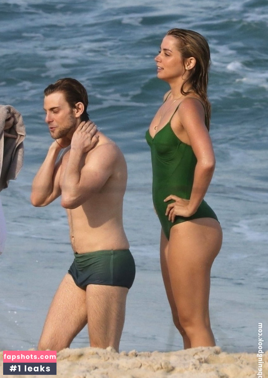 Ana de Armas gallery photo #1098