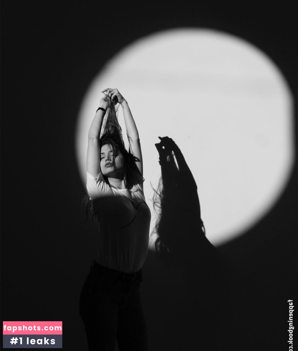 Ana de Armas gallery photo #1106