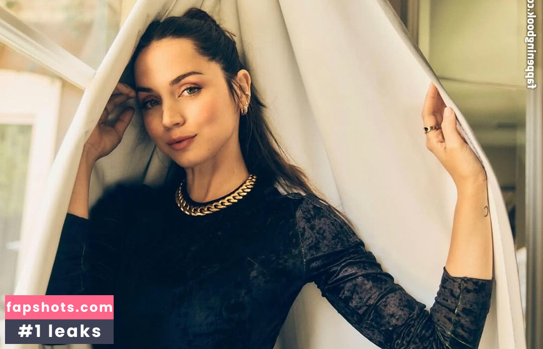 Ana de Armas gallery photo #115