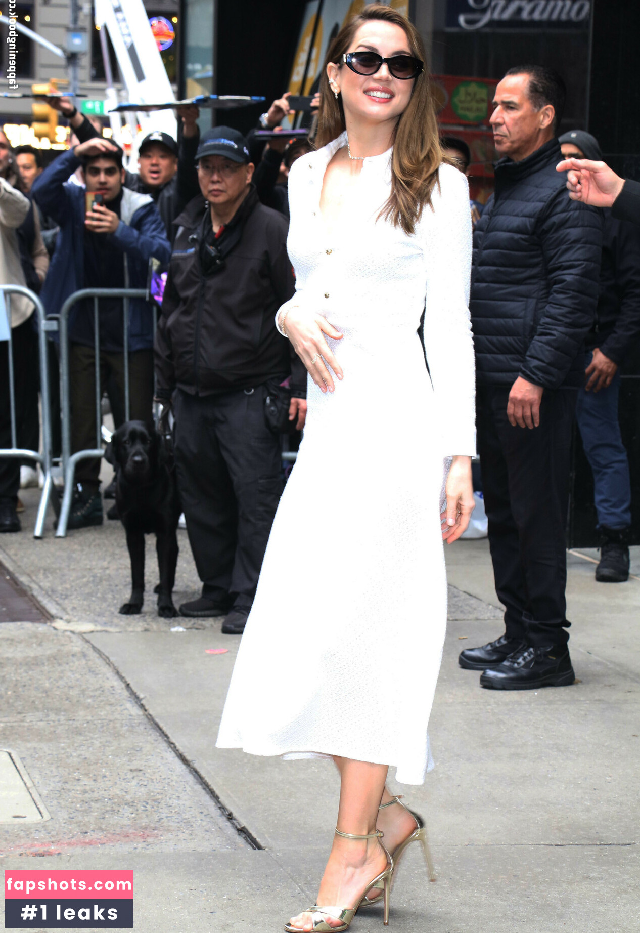 Ana de Armas gallery photo #197