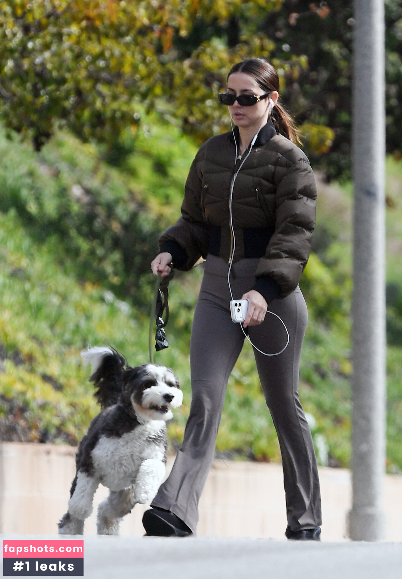 Ana de Armas gallery photo #21