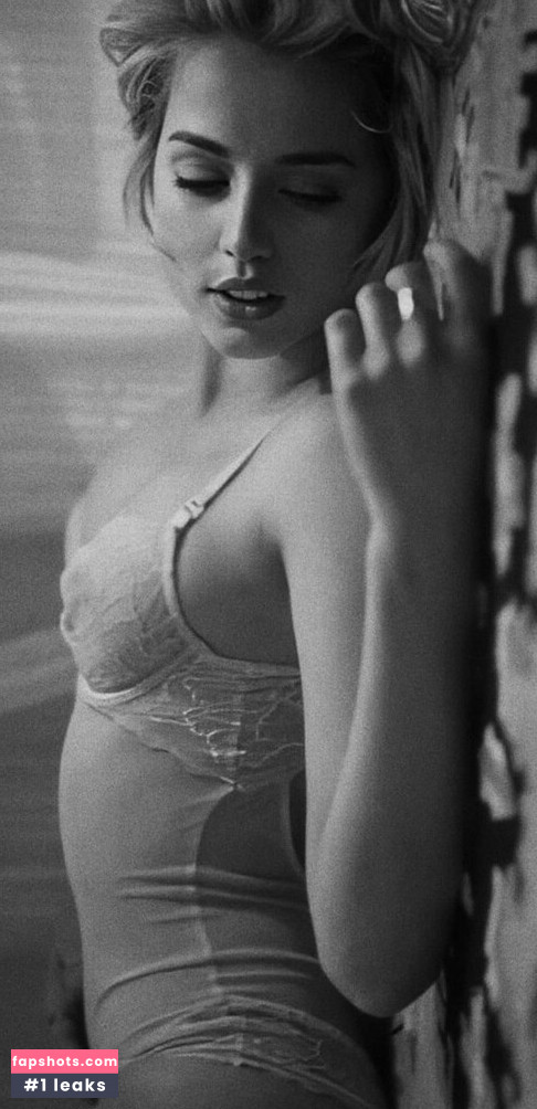 Ana de Armas gallery photo #252