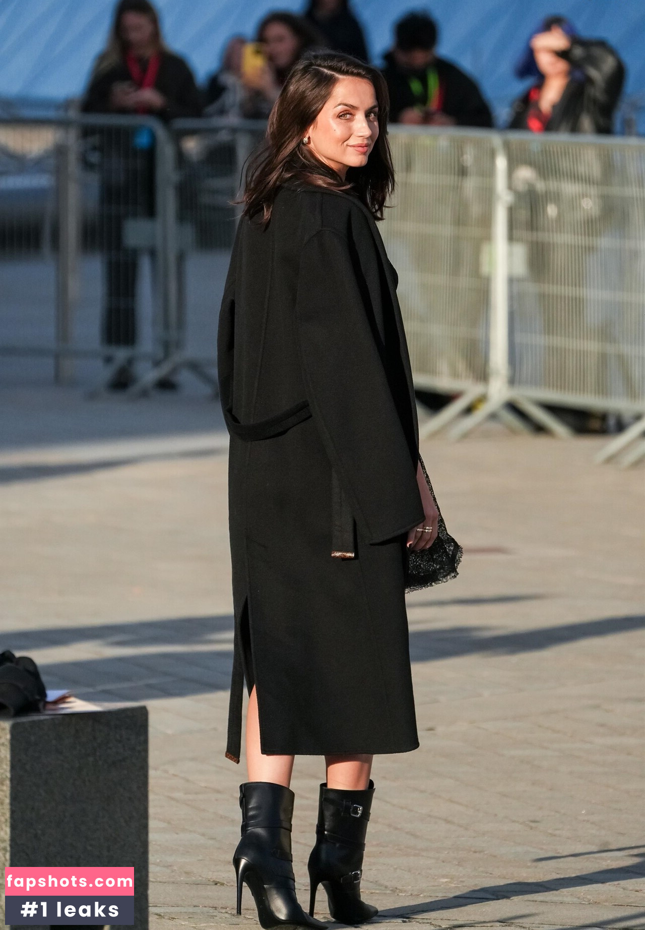 Ana de Armas gallery photo #254