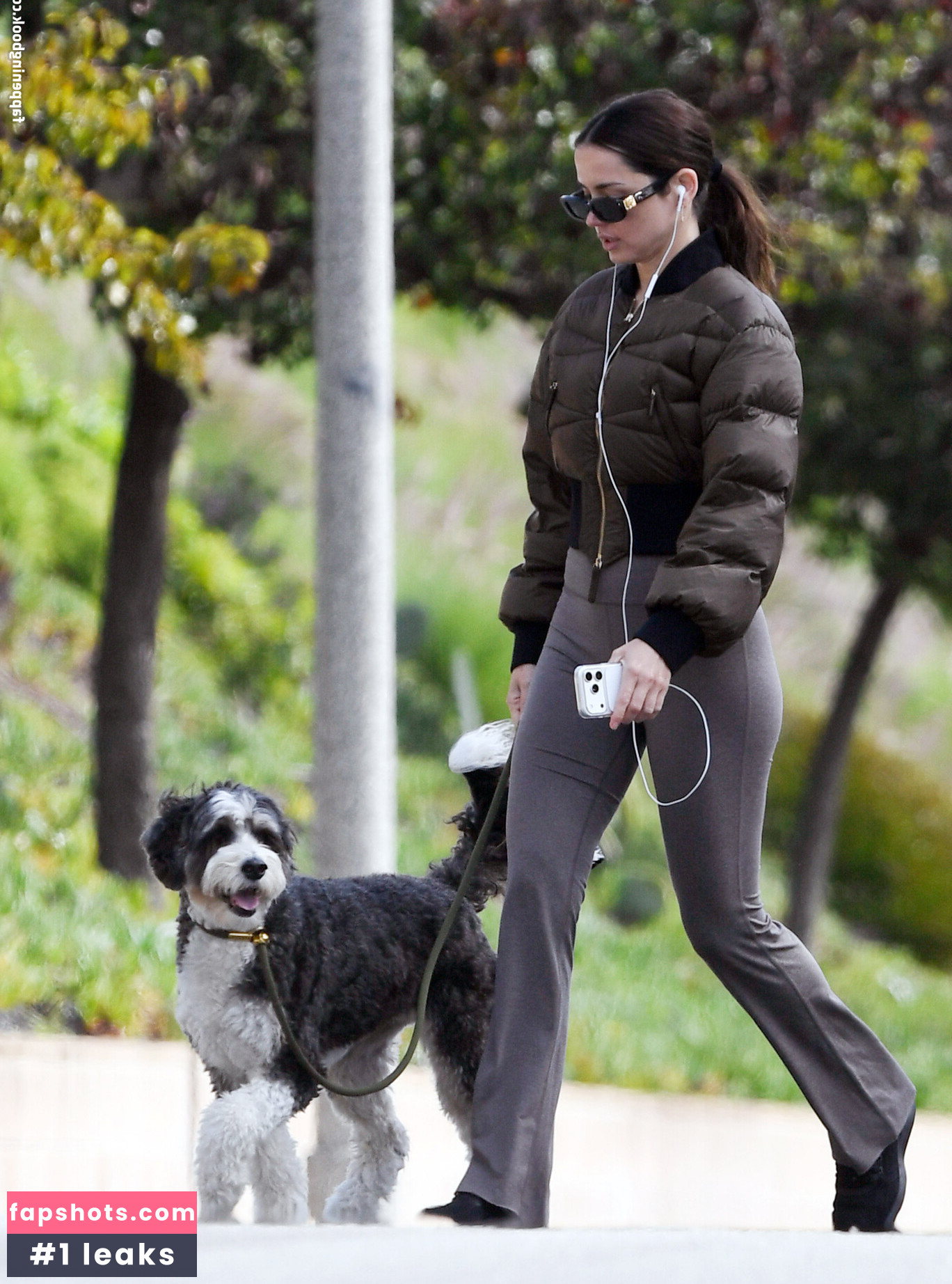 Ana de Armas gallery photo #28