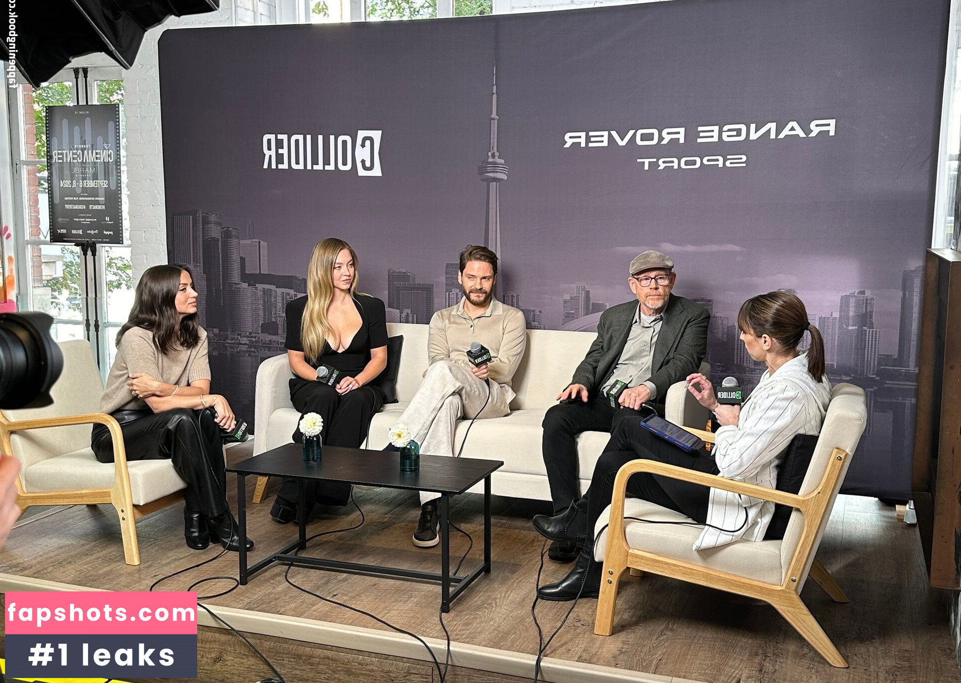 Ana de Armas gallery photo #310