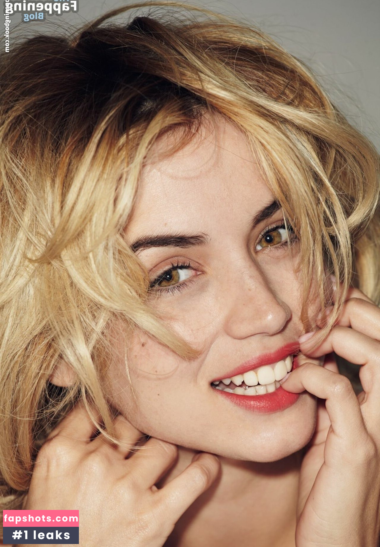 Ana de Armas gallery photo #360