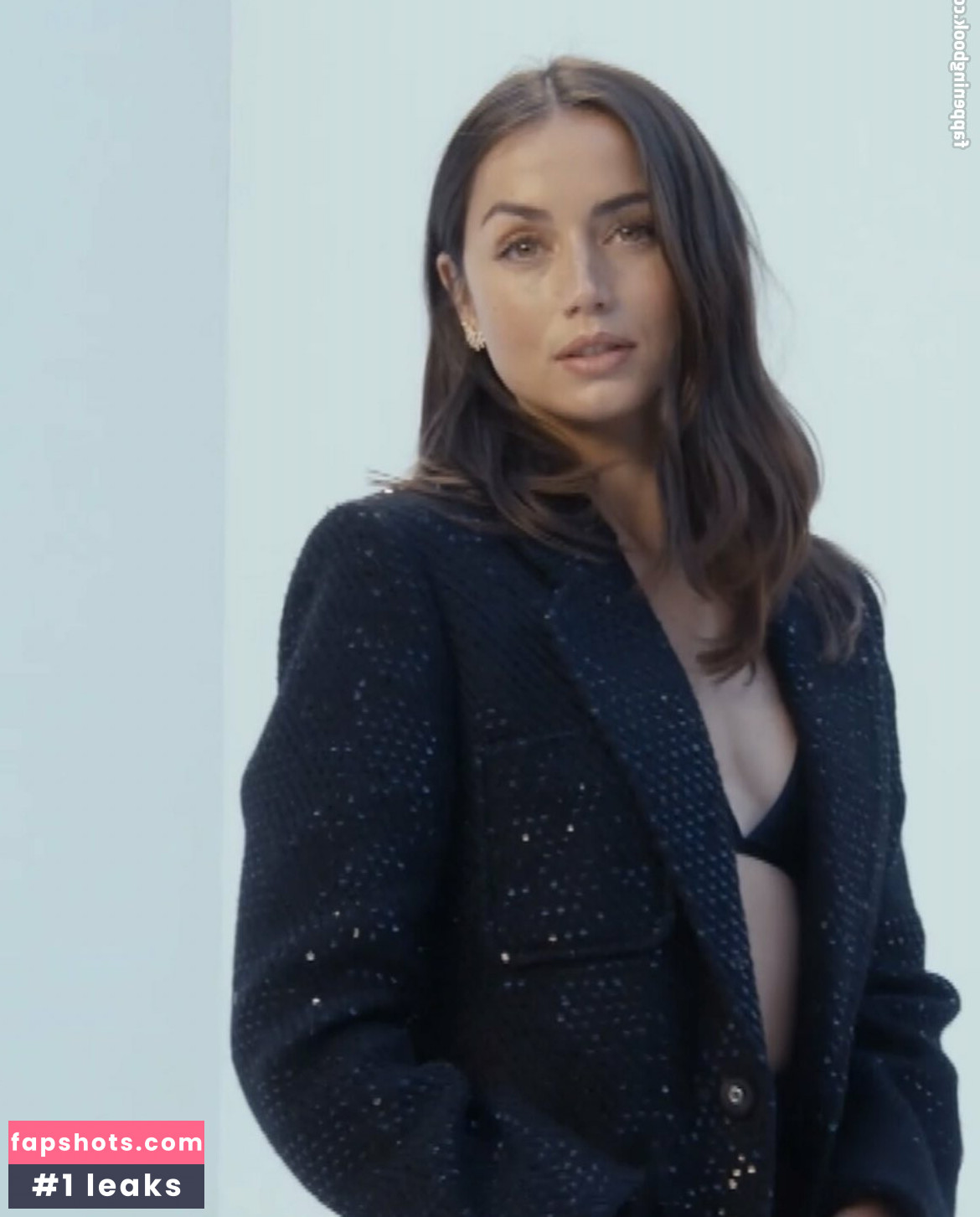 Ana de Armas gallery photo #382