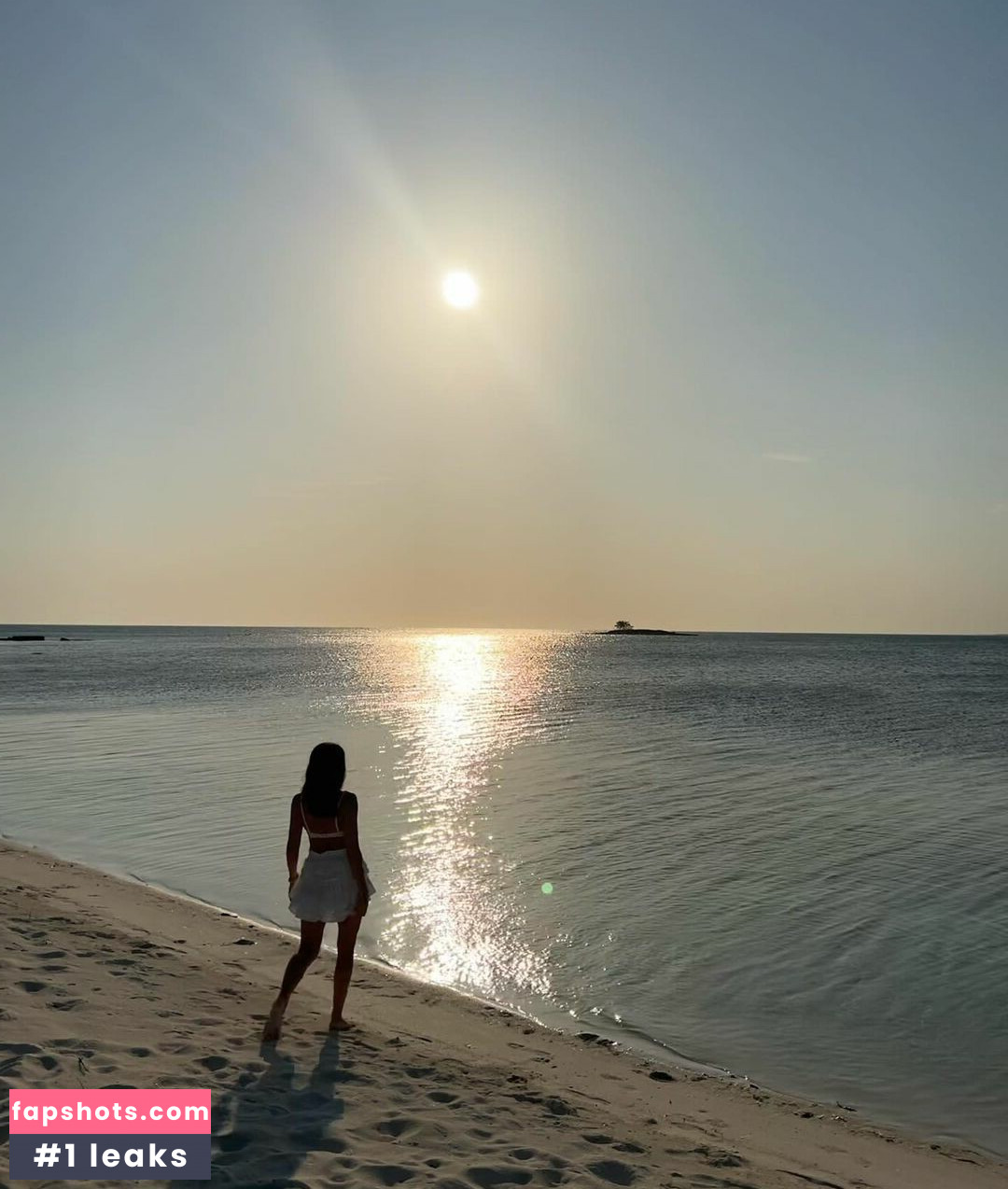 Ana de Armas gallery photo #385