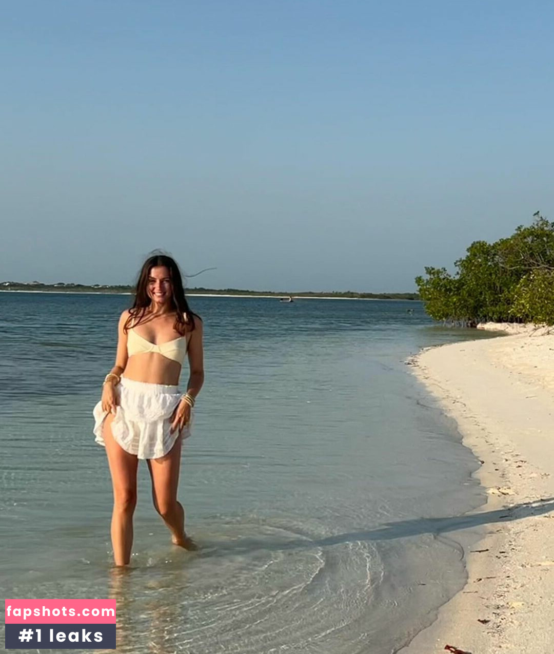 Ana de Armas gallery photo #386