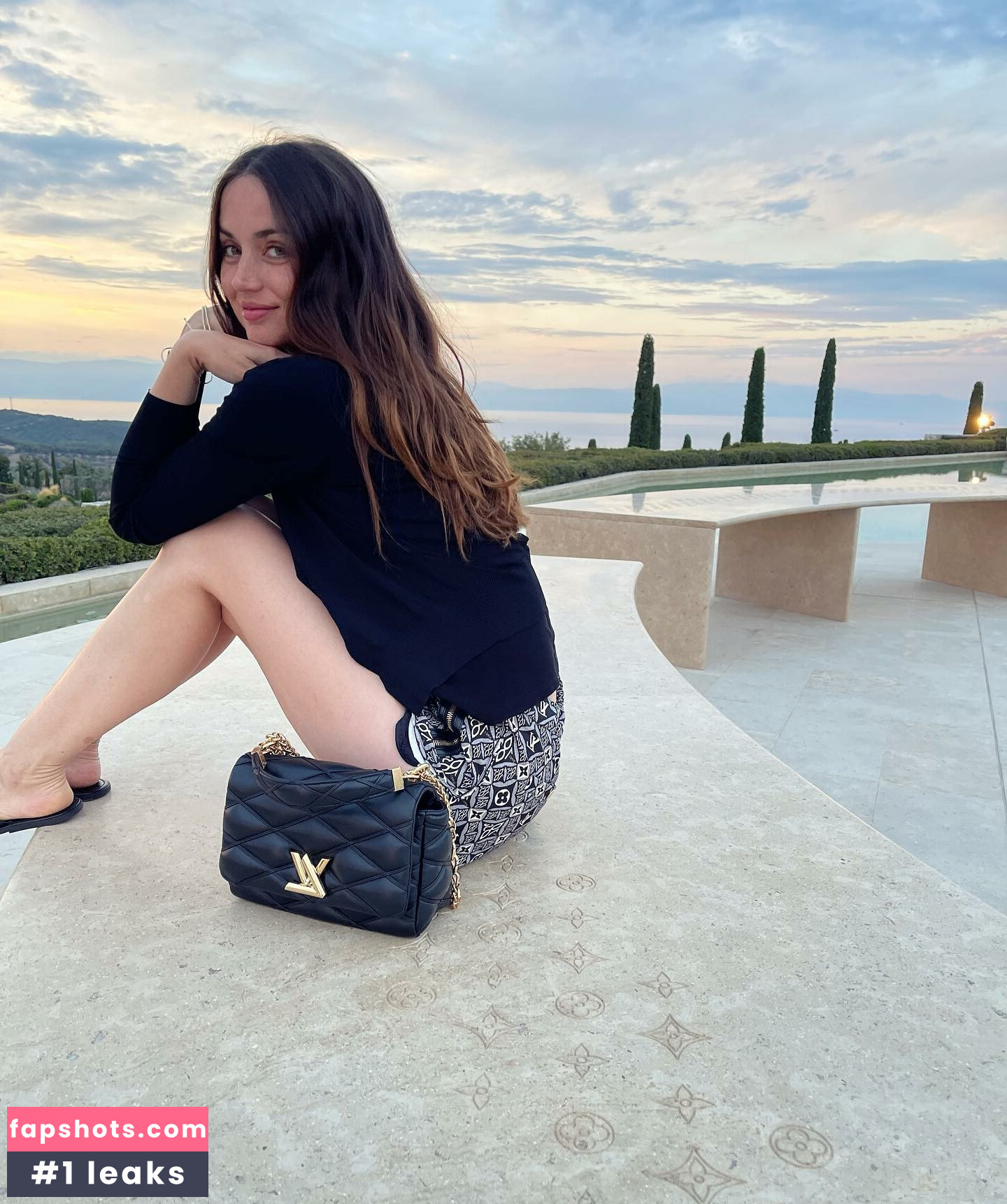 Ana de Armas gallery photo #437