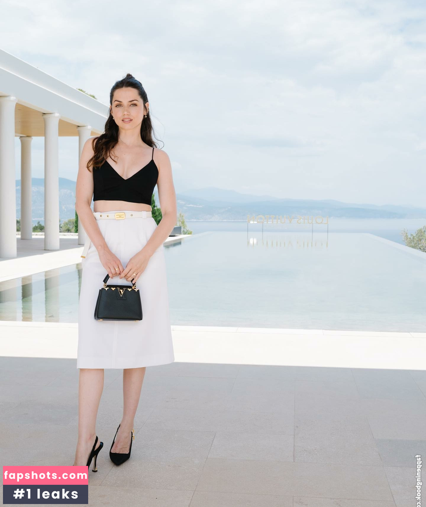 Ana de Armas gallery photo #438