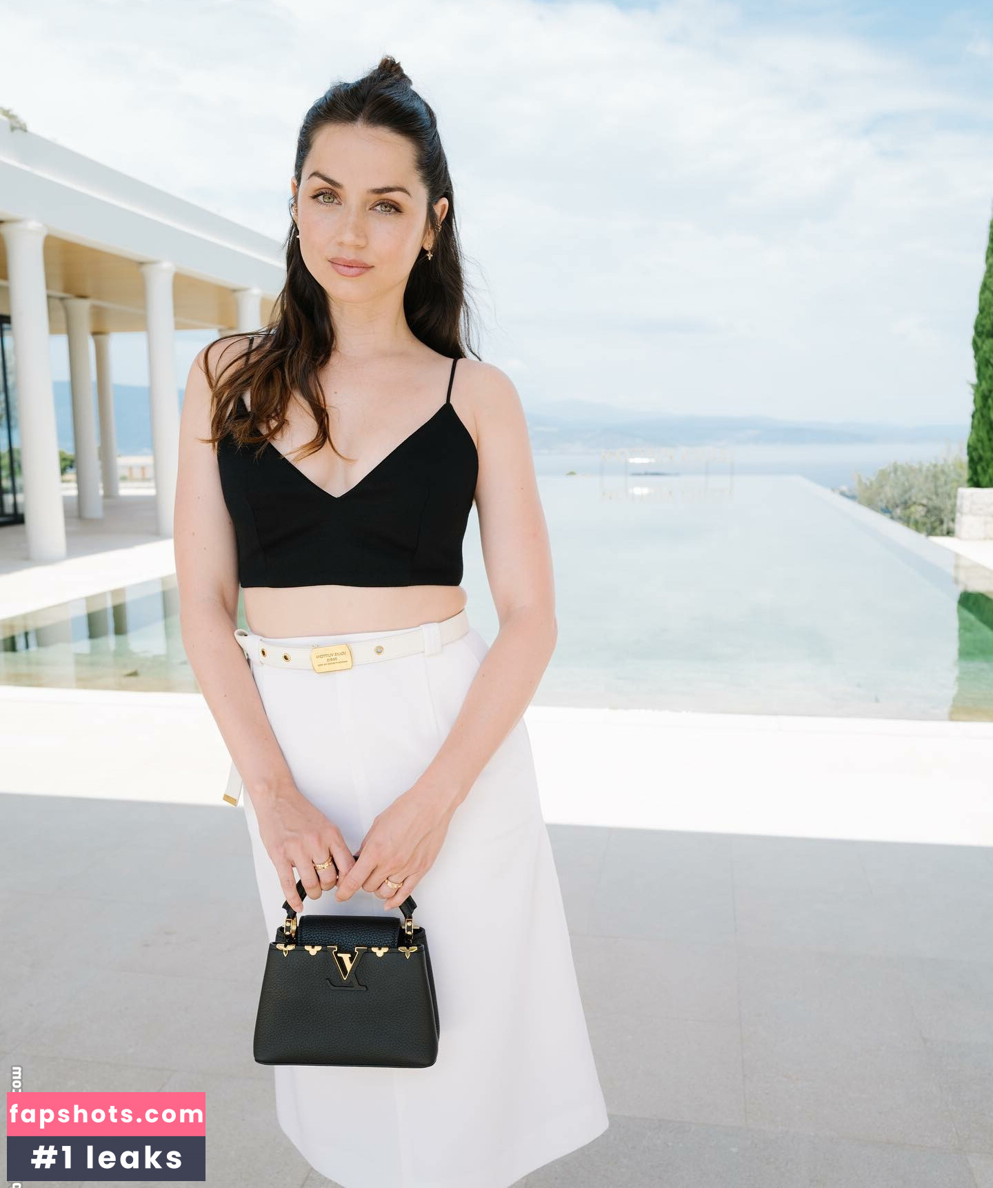 Ana de Armas gallery photo #440